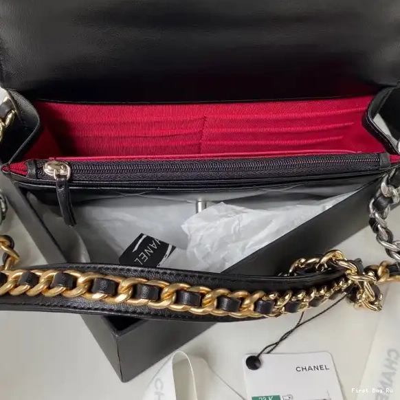 Firstbag Ru CHAIN WALLET CHANEL ON 19 0521